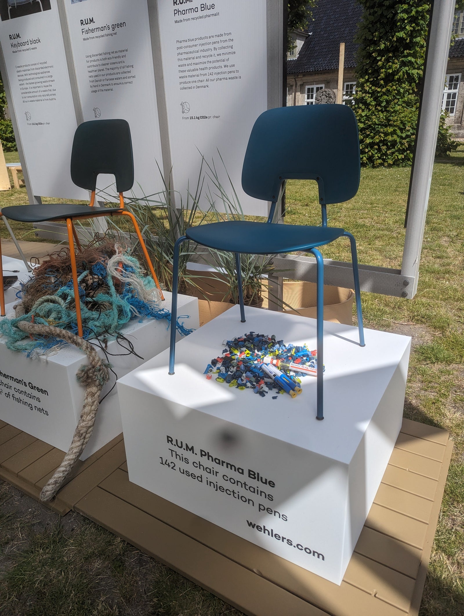 A Circular Delivery: How R.U.M. Chairs in Pharma Blue Landed at Odense Universitetshospital