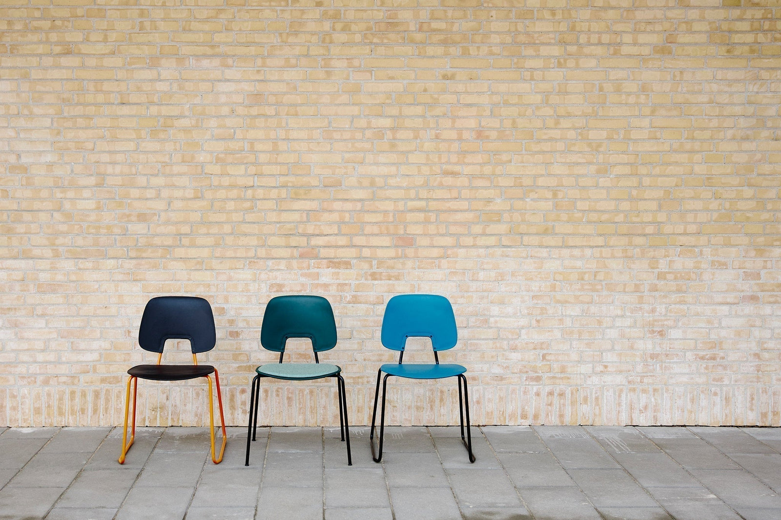 The Science of Circularity: Why Your Chair is Fisherman’s Green, Keyboard Black, or Pharma Blue
